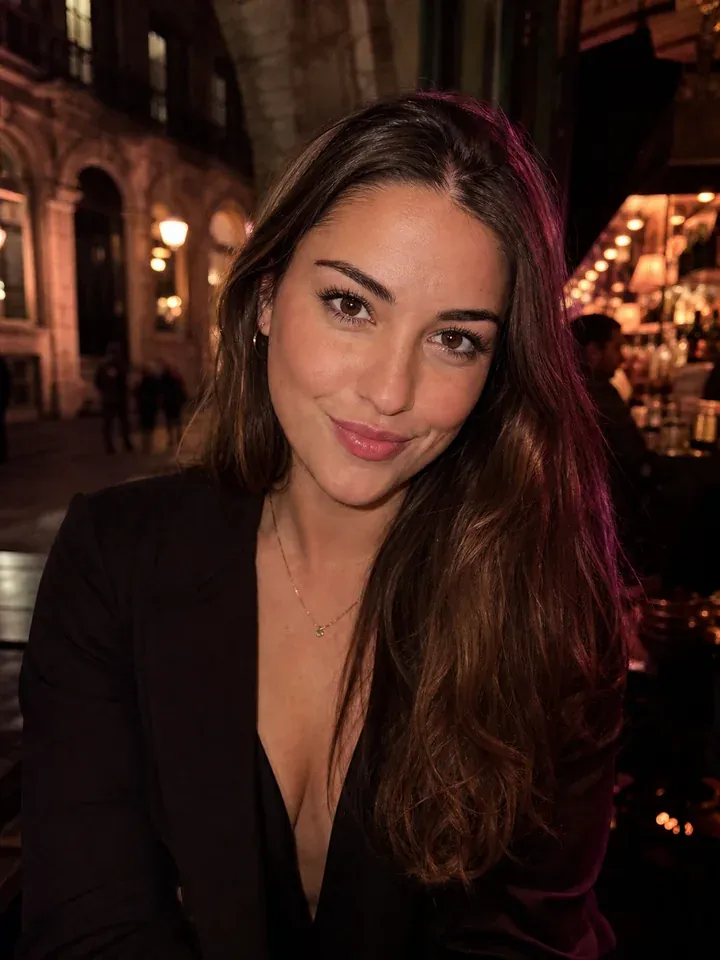 Chloé, 24, from Montreal